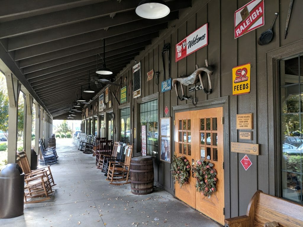 Cracker Barrel Old Country Store - LYH – Lynchburg Tourism