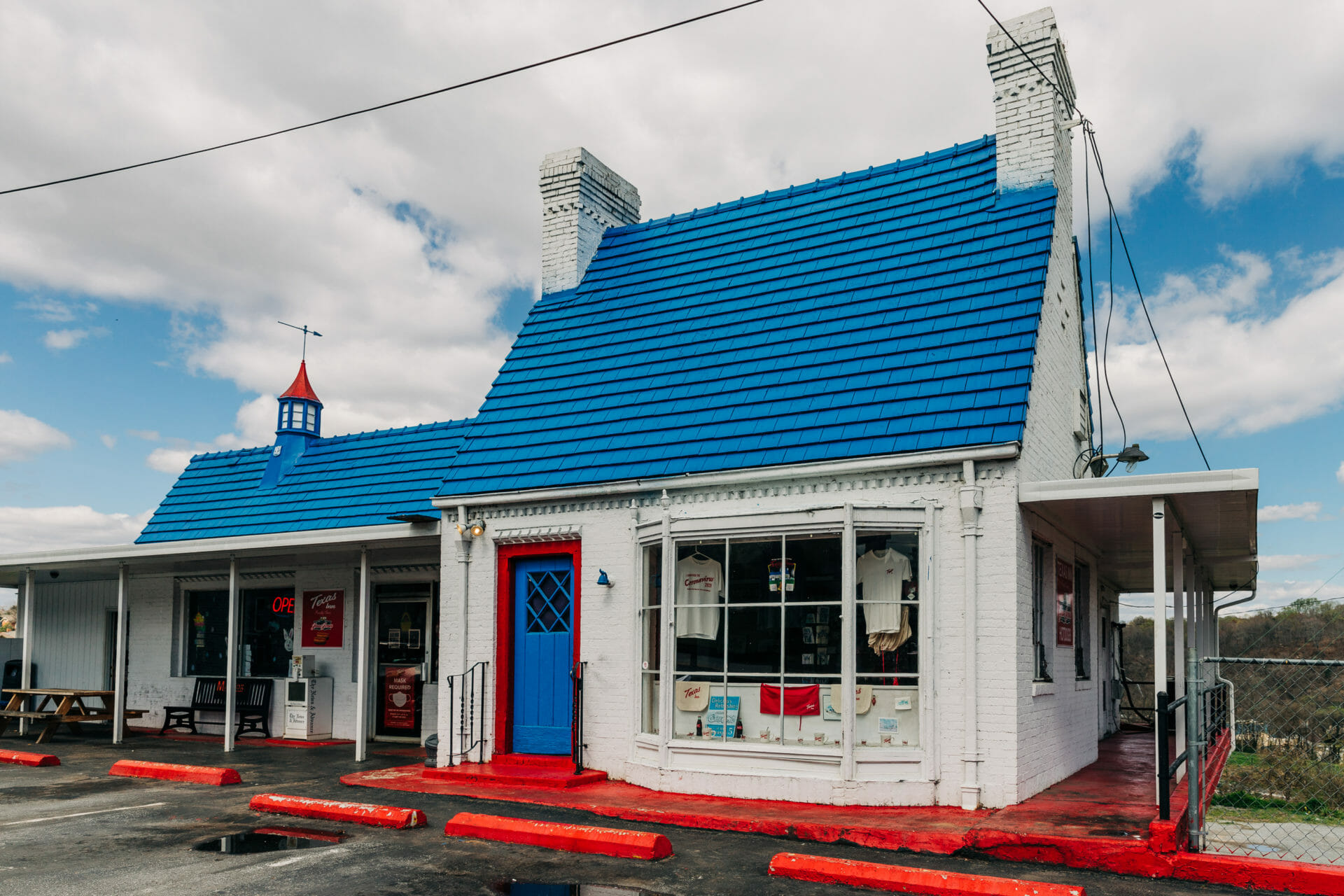 LYH Shines a Spotlight on the Legendary Texas Inn - LYH – Lynchburg Tourism